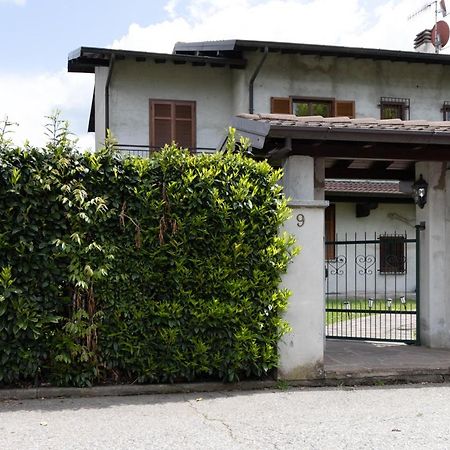 Profumodilago Angera Exteriér fotografie