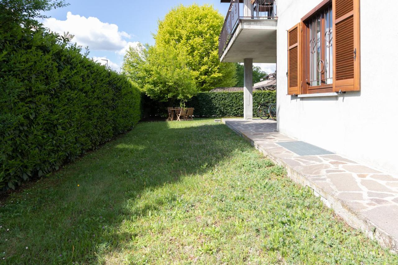 Profumodilago Angera Exteriér fotografie