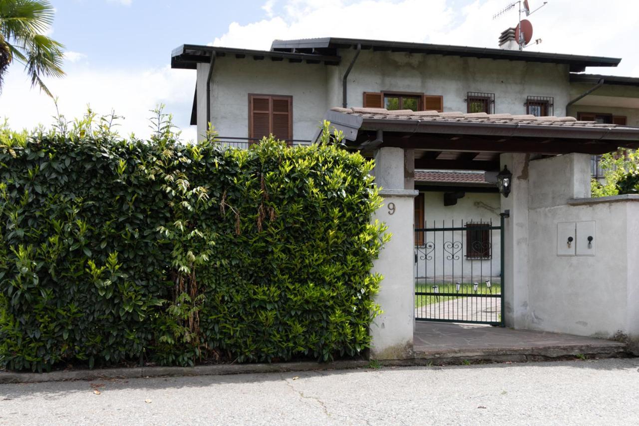 Profumodilago Angera Exteriér fotografie